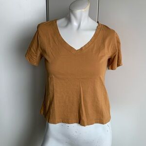 Athleta size XS beige cropped V-neck